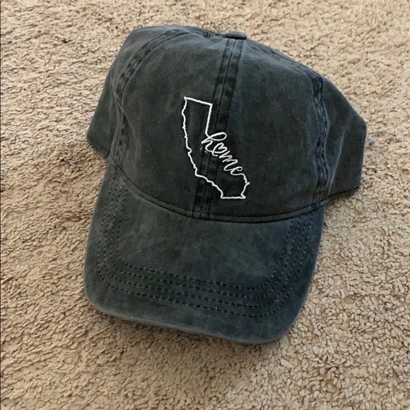 David & Young Women\'s California Cap